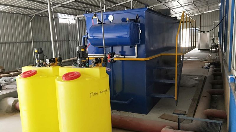 小型除尘机与吸尘器：工作原理与适用场景解析**